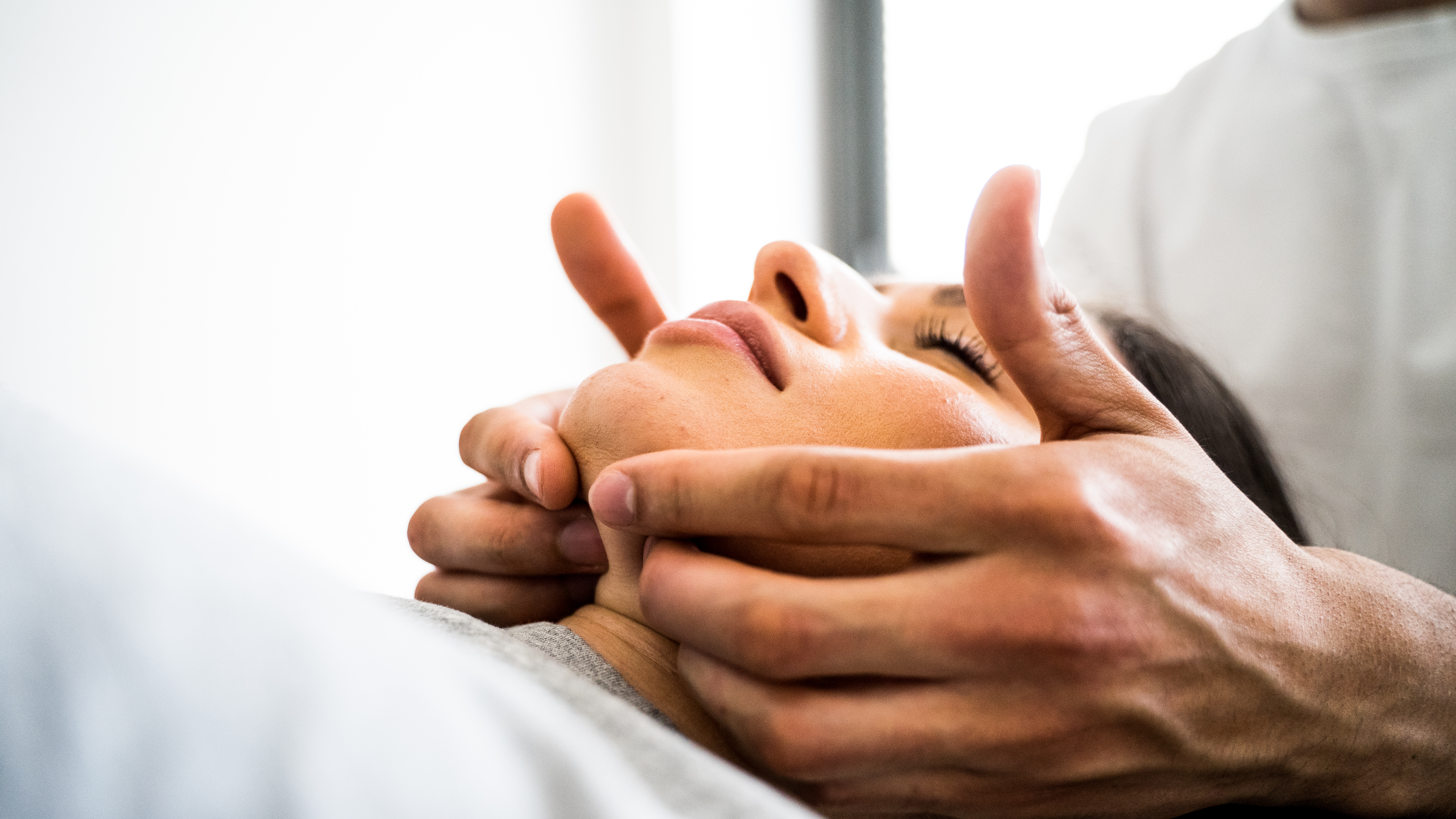 Kiefergelenksbehandlung CMD Hürth Köln – Craniomandibuläre Dysfunktion Praxis Goussanou